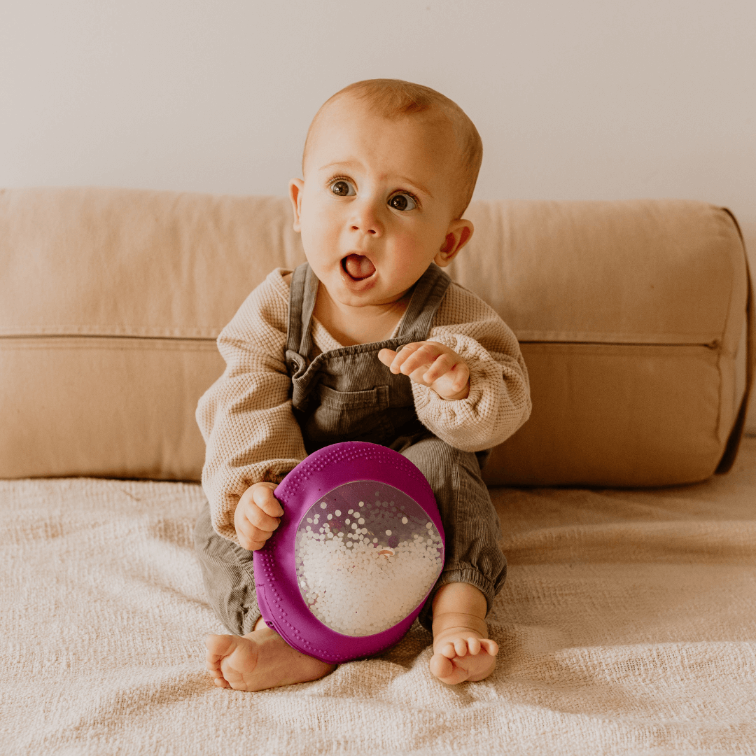 Peekaboo Bag Lifestyle Baby Playing