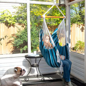 lifestyle image hammock chair oasis